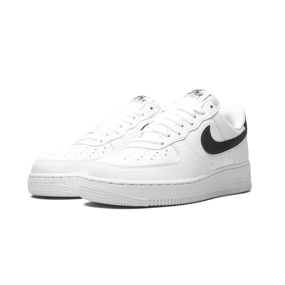 Nike AIR FORCE WHITE BLACK Sign WOMENS